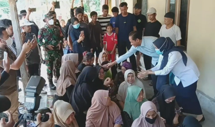 Menteri Lingkungan Hidup dan Bupati Serang memberikan sosialisasikan rencana pemusnahan hewan terpapar Cesium-137 (Bantentv.com/ Imron)