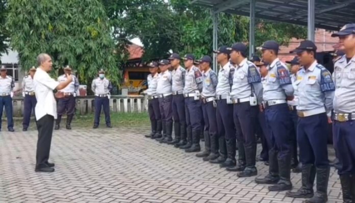 Dishub Kabupaten Serang Arahkan Truk Tambang Masuk Tol