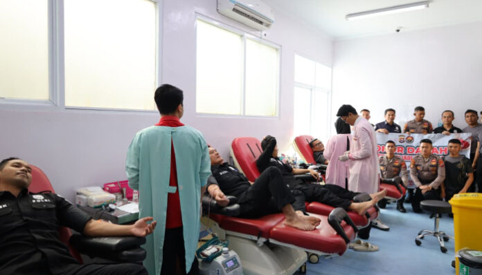 Kegiatan donor darah Humas Polda Banten, dalam rangka Hut ke-74 Humas Polri, Rabu, 22 Oktober 2025.