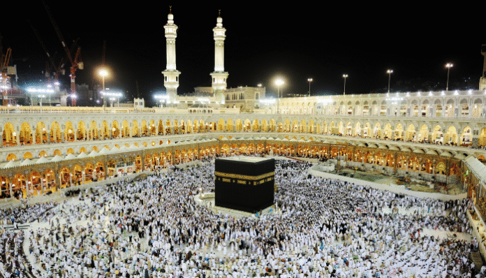 Ibadah umrah mandiri kini dilegalkan oleh pemerintah (Zurijeta)