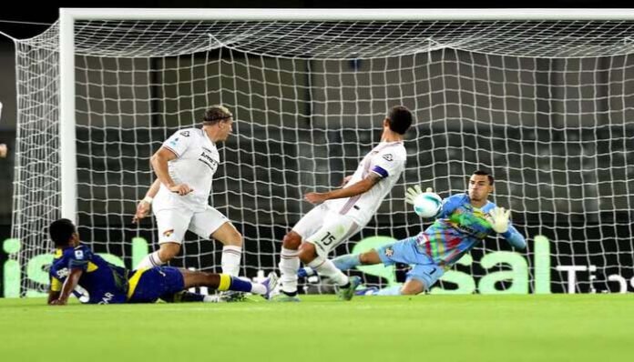 : Kiper Timnas Indonesia Emil Audero.