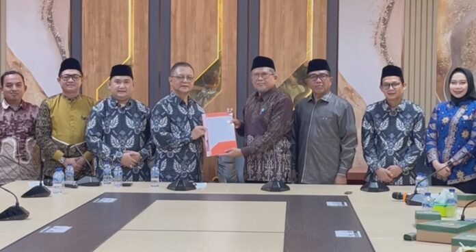 FSPP Banten melaporkan tayangan program Xpose Uncensored Trans7 yang dinilai melecehkan dunia pesantren (Bantentv.com/ Hendra)