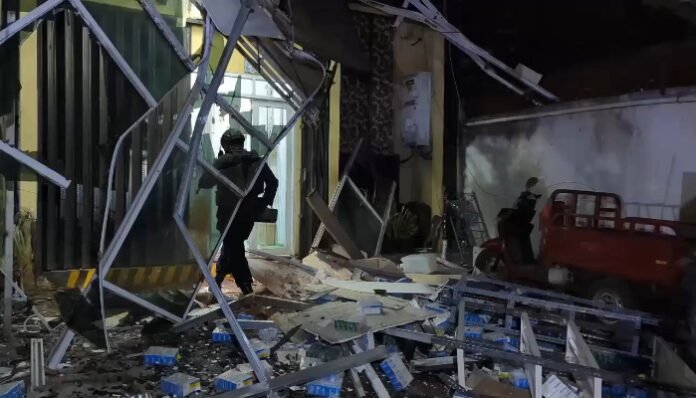 Gedung farmasi berlantai empat di Tangerang Selatan meledak (Banten TV)