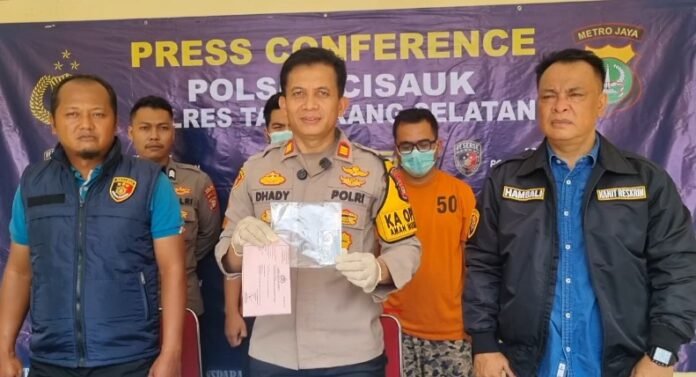 Konferensi pers kasus penggelapan uang yang dilakukan oleh Direktur dan Komisaris yang senilai Rp150 Juta (Bantentv.com)