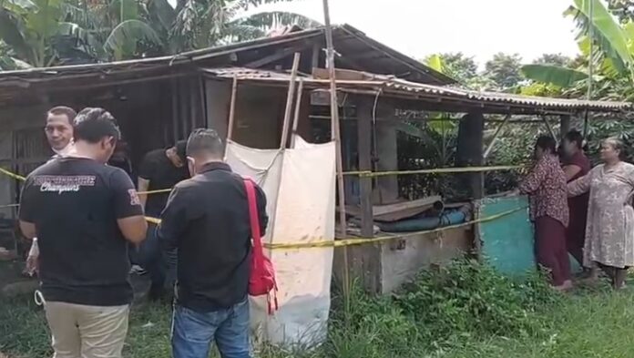 Penemuan jasad pria paruh baya di Kampung Jempling, Desa Nambo Ilir, Kabupaten Serang, pada Kamis siang, 9 Oktober 2025 (Bantentv.com/ Imron)