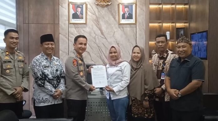 Kasus Kepsek SMAN 1 Cimarga diselesaikan secara kekeluargaan  (Bantentv.com/ Nano)