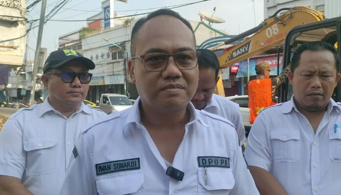 Kepala DPUPR Kota Serang Iwan Sunardi akakn tindak tegas provider perusak aspal di Jalan Jagarayu.