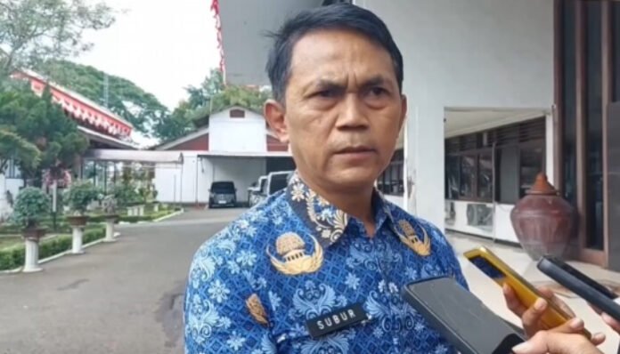 Kepala Dinas Sosial Kabupaten Serang Subur Prianto saat Menyampaikan Belasan Penerima Bansos di Kabupaten Serang Terindikasi Judol