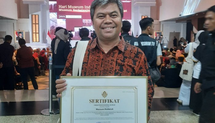 Kepala Museum Multatuli, Ubaidillah Muchtar