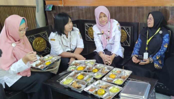 SMPN 5 Rembang menolak 763 paket makanan pada Rabu, 1 Oktober 2025.
