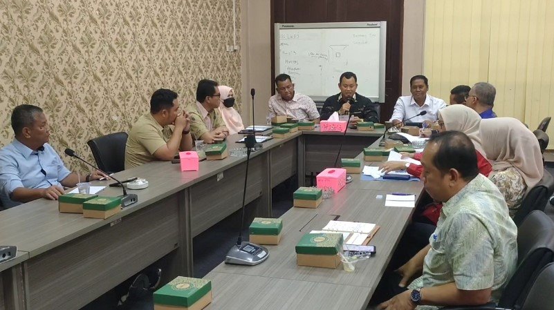 Rapat kerja bersama DPRD dan mitra OPD terkait evaluasi dan optimalisasi pelayanan publik di kota Serang pada Kamis, 16 Oktober 2025 (Bantentv.com/ Jaya)