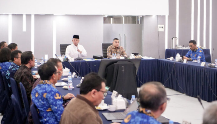 Menteri ATR/BPN Nusron Wahid memimpin Rapat Konsolidasi Nasional, membahas evaluasi kinerja dan percepatan program strategis menjelang satu tahun pemerintahan Presiden Prabowo Subianto.