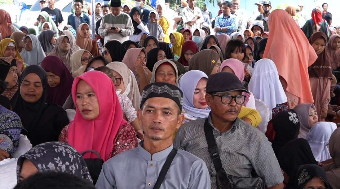 Ratusan Warga Kecamatan Binuang menghadiri Milad Ke 25 Baznas Kabupaten Serang yang dirangkaikan dengan HUT ke 499 Kabupaten Serang (Bantentv.com)