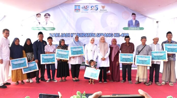 Bupati Serang Ratu Rachmatuzakiyah saat menghadiri Milad Ke 25 Baznas Kabupaten Serang di Kantor Kecamatan Binuang Rabu 08 Oktober 2025, yang dirangkaikan dengan HUT ke-499 Kabupaten Serang ke 499 (Bantentv.com)