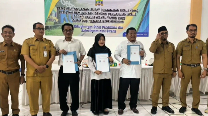 Ratusan Guru dan Tenaga Teknis Kota Serang menandatangani perjanjian PPPK Paruh Waktu, Senin, 20 Oktober 2025 (Bantentv.com/ Jaya)