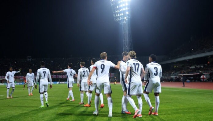 Para pemain timnas Inggris merayakan kemenangan telak 5–0 atas Latvia yang memastikan mereka lolos otomatis ke Piala Dunia 2026 dari Grup K zona Eropa (Foto : X/ @England)