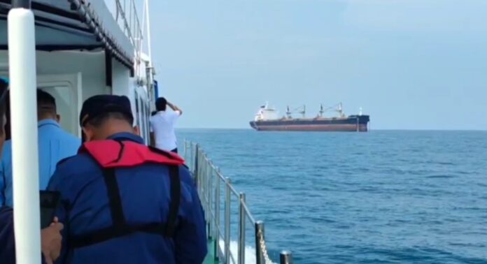 Balai Karantina Hewan Ikan dan Tumbuhan Banten (BKHIT) melaksanakan patroli laut bersama sejumlah otoritas terkait di wilayah perairan Selat Sunda, pada 8 Oktober 2025 (Bantentv.com/ Ali)
