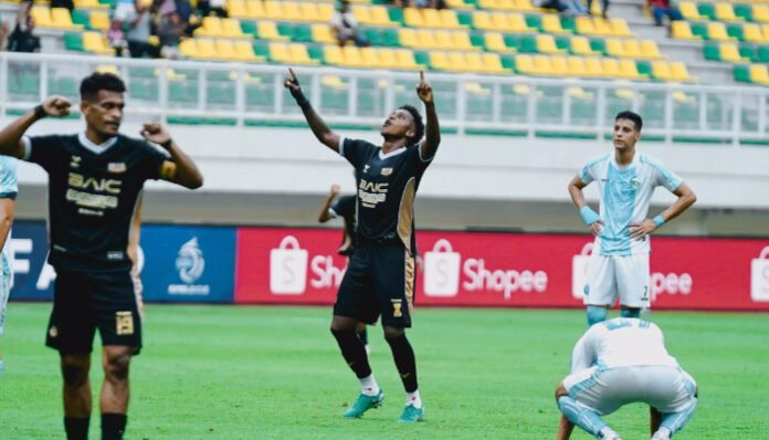 Dewa United Banten FC saat menjamu PSBS Biak dalam lanjutan BRI Super League 2025/26.