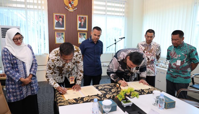 Penandatanganan PKS Bank Banten dan PT ABM