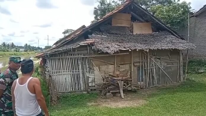 Salah satu rumah tidak layak huni di wilayah kabupaten Serang(Bantentv.com/ Riki)