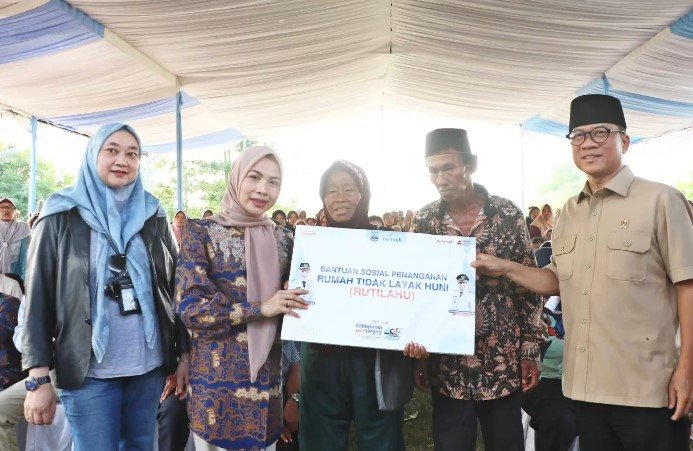 Bantuan untuk pembangunan rumah tidak layak huni dari Pemkab Serang (Bantentv.com/ Riki)