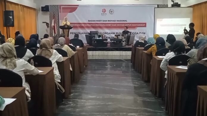 Ratusan warga Lebak mengikuti Pelatihan Tata Cara Pengelolaan dan Penanganan Sampah pada 13 Oktober 2025 (Bantentv.com / Nano)