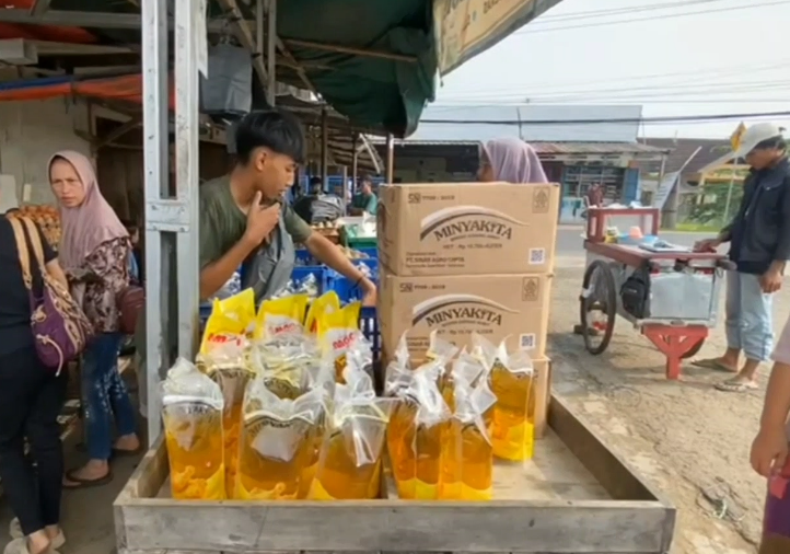 Harga minyak ikut naik di salah satu pasar di wilayah Lebak (Bantentv.com/ Nano)