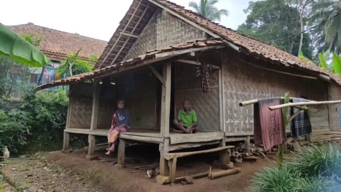 Rumah Tidak Layak Huni (RTLH) di sejumlah kawasan Pandeglang (Bantentv.com/ Rangga)