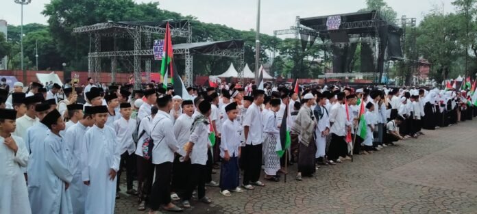 FPPB gelar aksi damai di Alun-alun Barat Kota Serang (SPM)