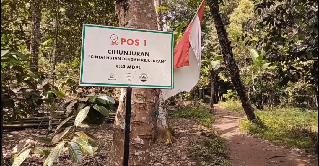 Warga tutup akses Gunung Pulosari sementara (Bantentv.com/ Rangga)