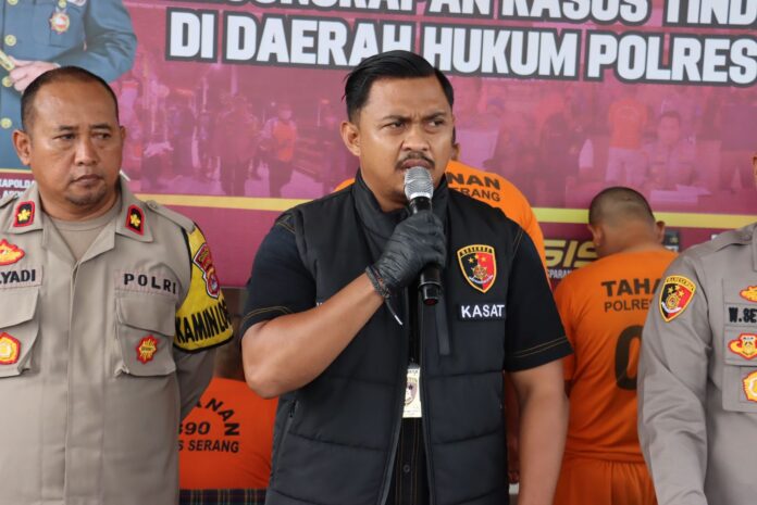 Kasat Reskrim Polres Serang, AKP Andi Kurniady; Lima Pelaku Penganiayaan Staf KLH dan Wartawan Segera Disidang (Bantentv.com/ Imron)