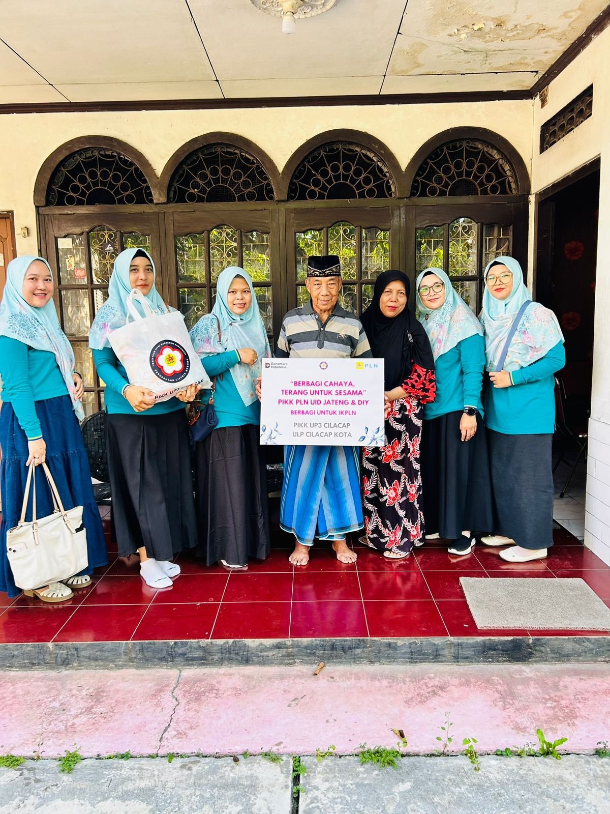 PLN UP3 Cilacap merayakan Hari Listrik Nasional dengan aksi sosial dan semangat pemuda (Bantentv.com)