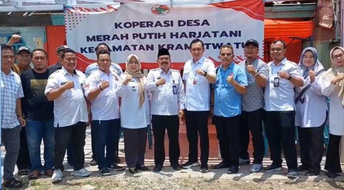 Pemkab Serang meresmikan Klinik Bantuan Hukum Gratis di Koperasi Merah Putih Harjatani Kecamatan Kramatwatu Kabupaten Serang (Bantentv.com/ Riki)