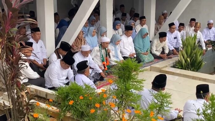 Pemkab Serang menggelar kegiatan ziarah ke makam Bupati Serang pertama, Brigjen KH. Syam’un, pada Selasa, 7 Oktober 2025 (Bantentv.com/ Riki)