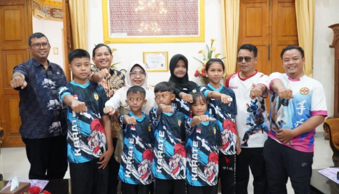 Atlet Karate Pandeglang Siap Berlaga di Kejuaraan Internasional Senkaido Open 2025.