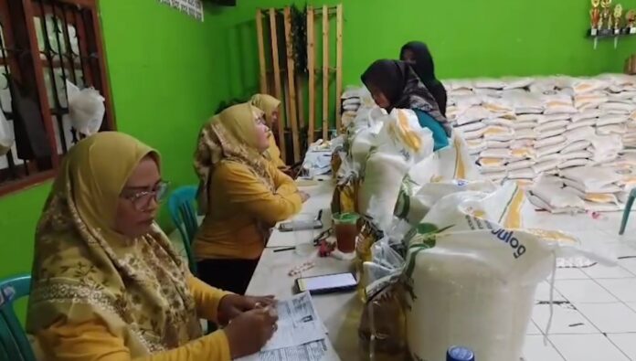 Pemerintah salurkan BPNT Oktober – November 2025 di Kedaung, Pamulang, Tangerang Selatan (Bantentv.com)