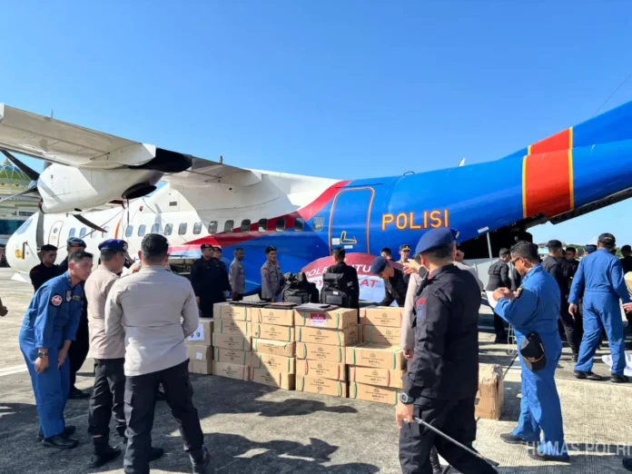 Mabes Polri Kirim 2,5 Ton Logistik dan RON untuk Korban Bencana Aceh