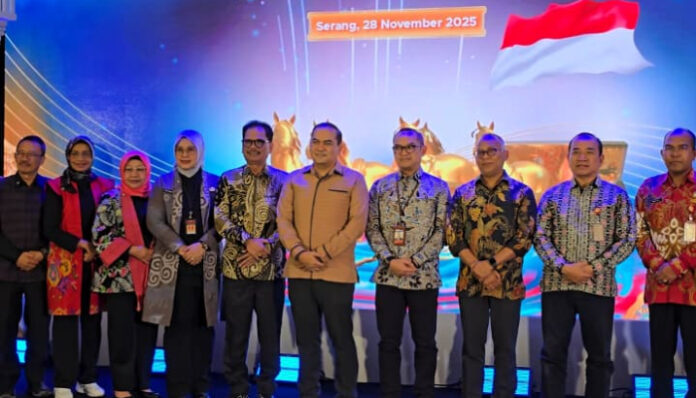 Deputi Kepala Perwakilan Bank Indonesia Provinsi Banten, Rawindra Ardiansah saat sesi foto usai mengikuti relay live streaming PTBI 2025 (Bantentv.com/ Rangga)