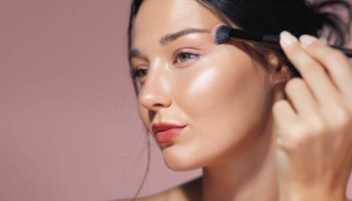 Ilustrasi Makeup No-Makeup Look (Foto/iStockphoto)