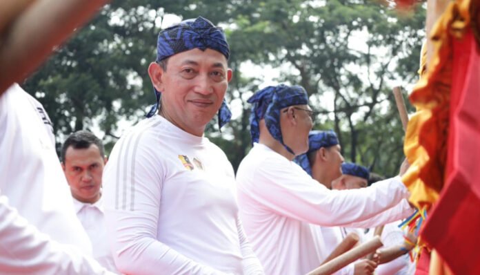 Kapolri Jenderal Pol. Listyo Sigit Prabowo hadiri jalan santai Hari Pers Nasional (HPN) 2026 di Alun-alun Kota Serang.