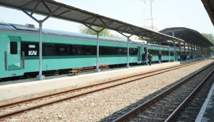 Layanan KA Petani-Pedagang Resmi Beroperasi 1 Desember