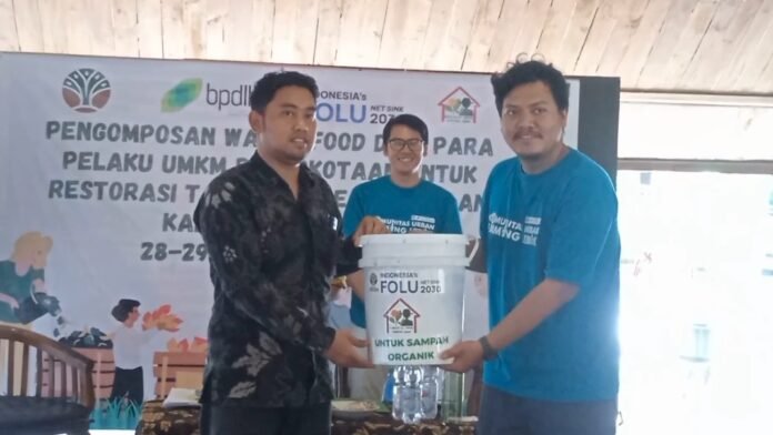 Komunitas Urban Farming Lebak menggelar kegiatan pengomposan waste food bersama para pelaku UMKM pada Jumat, 28 November 2025 (Bantentv.com/ Nano)