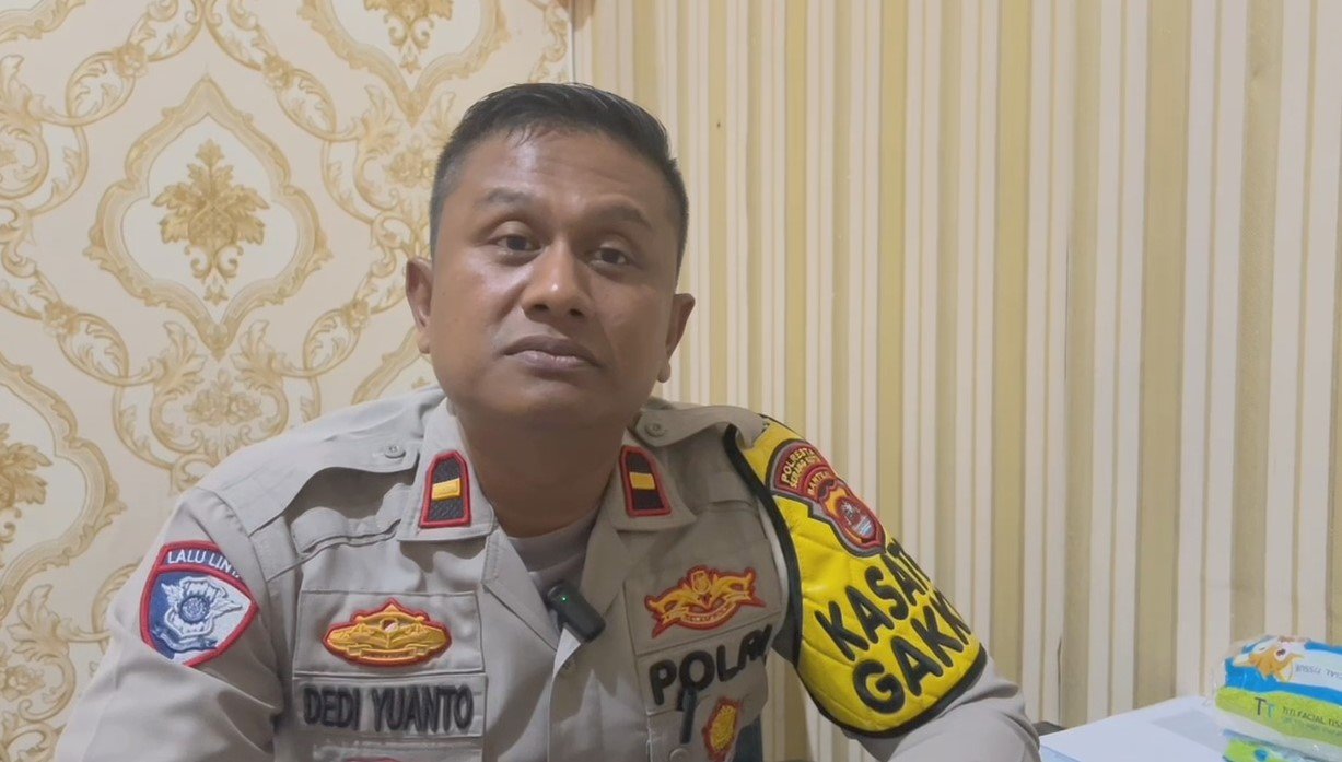 Polisi masih melakukan penyelidikan terhadap kecelakaan mobil Honda HR-V yang terbalik di Jalan KH Sochari, Kota Serang (Bantentv.com/ Imron)