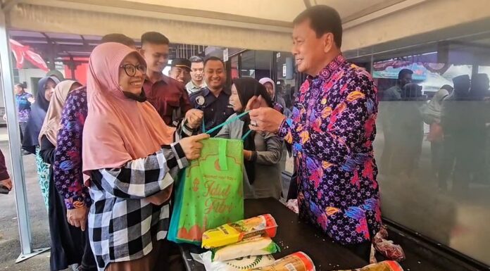 Warga antusias menyerbu program pangan murah di Kabupaten Tangerang (Bantentv.com)