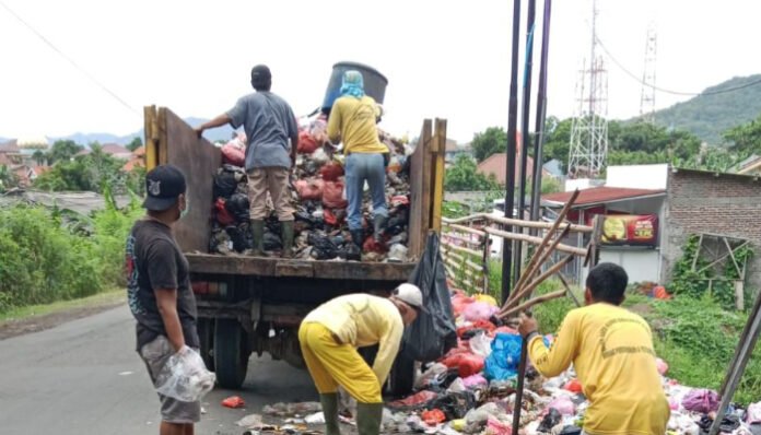 Pengangkutan Sampah di Kecamatan Kramatwatu