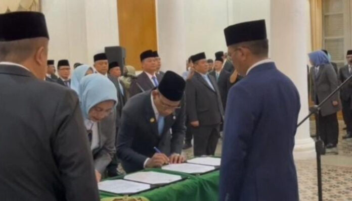 Proses Pelantikan Eselon II