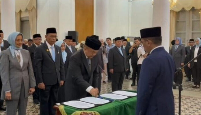 Proses Pelantikan Pejabat Eselon II