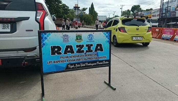 Masih banyak menunggak, Samsat Rangkasbitung razia Pajak Kendaraan Bermotor (PKB).