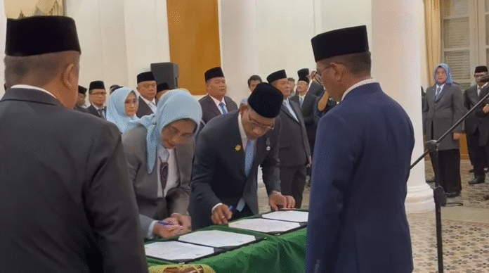 Pemprov Banten, Andra Soni, Pelantikan Pejabat, Eselon II Caption: Suasana pelantikan pejabat eselon II Pemprov Banten di Gedung Negara, Kota Serang, Senin, 3 November 2025.