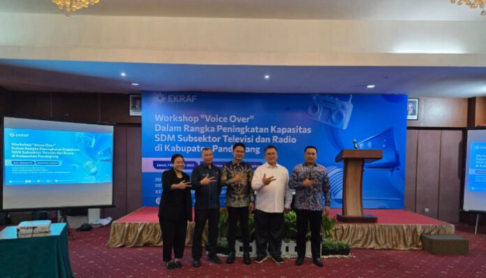 Wabup Iing dalam sebuah acara Workshop “Voice Over”